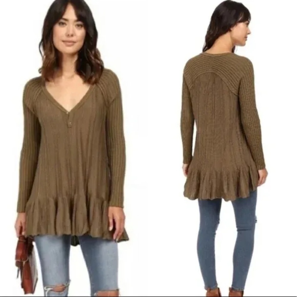 Free People Ribs & Ruffles Henley Sweater size M color- olive